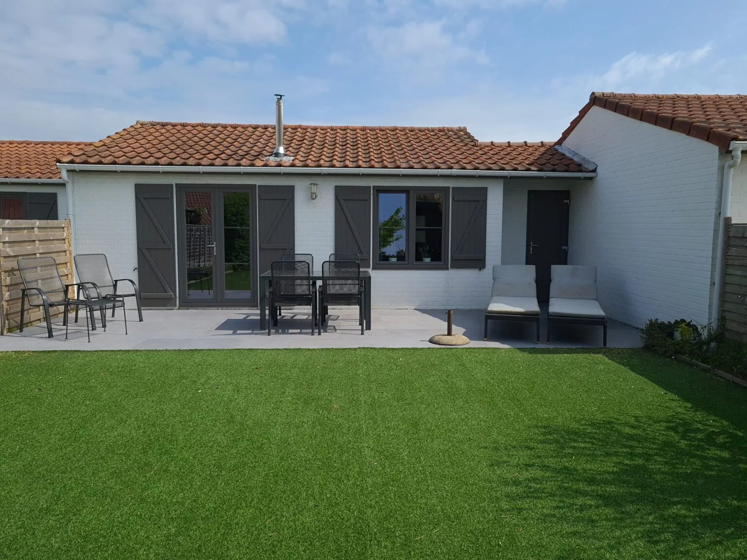 Tuin en terras van Duinenhuis Zeepolder 27